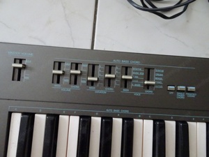 Yamaha Orgel PSR - 40 zu verkaufen Bild 4