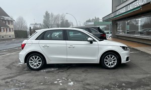 Audi A1 SB 1,0 TFSI intro *Wenig KM* 1.HAND* Bild 9