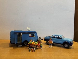 Playmobil Pick-Up mit Wohnwagen (9502)