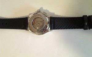 Neue ungetragene Armbanduhr der Marke JACQUES LEMANS, Hybromatic. Glasboden Bild 4