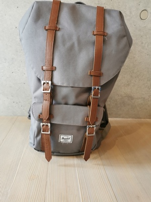 Herschel Rucksack grau, Volumen ca. 30 Liter Bild 4