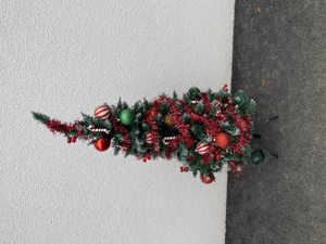 Weihnachtsbaum Kunst geschmückt  Bild 3
