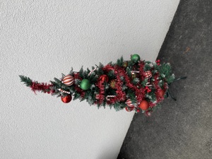 Weihnachtsbaum Kunst geschmückt 