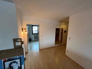 Großzügige 4,5 Zimmer-Altbauwohnung mit 2 Balkonen (Süd und Nord) Bild 7