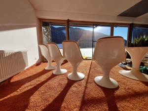 4 Orbit Chairs mit Tisch Bild 2