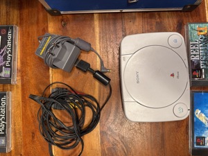 Ps one inkl.Spiele aber OHNE CONTROLLER Bild 2