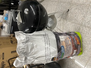 Weber Holzkohlegrill + 10kg beste Holzkohle, neu