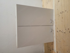 Kleiner Hängeschrank