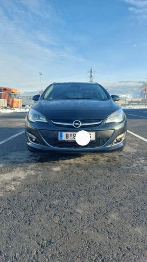 Opel Astra ST OPC Line  Bild 2