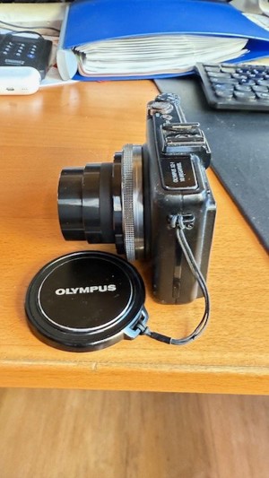 OLYMPUS Digital Kamera Modell ZX 1, 10 MP F 1,8 Bild 2