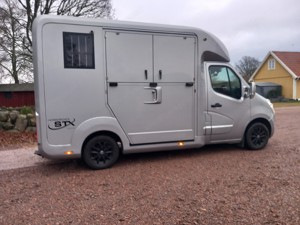 Pferdetransporter Renault Master STX Automatik Nur 77.000KM Bild 3