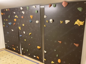 Kletterwand, 3 Wandelemente mit Klettergriffen