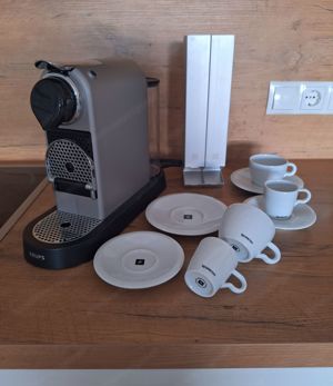 Krups CitiZ Silver Nespresso Kaffeemaschine + PIXIE Kapselspender + 2 x Lungo Espresso-Tassen-Set Bild 3