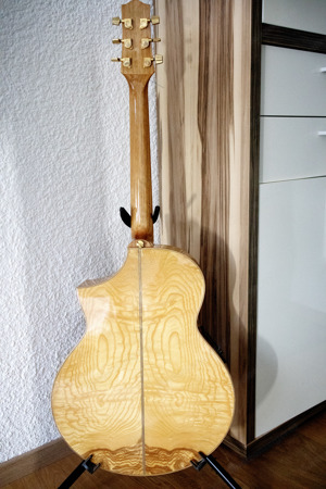 Ibanez Jumbo-Gitarre aus Olivenholz   Traumklang, top Zustand inkl. Tasche! (EW35ABE-NT Exotic Wood) Bild 2