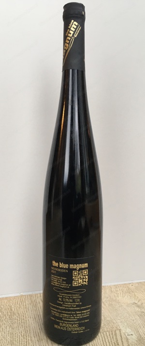 ungeöffnete Weinflasche zum 50er mit 1,5 Liter Rotwein, The Blue Magnum Bild 2