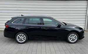 Skoda Octavia Combi Top Selection 1.5 TSI e-Tec DSG *Matrix*AHK*ACC... Bild 2