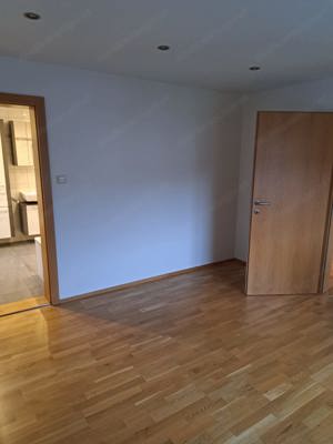 2 Zimmer Wohnung zu vermieten  Bild 2