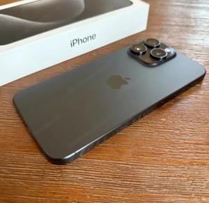 Apple iPhone 15 Pro Max - 256GB - Titan Schwarz - Ohne Simlock - Kapazität: 94% Bild 4