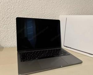 MacBook Air 13 Zoll, M2, 16 GB RAM, 256 GB, 8 Core CPU, Spacegrey, mit Care Plus Bild 2