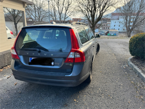 Familienfahrzeug gepflegt -  Volvo V70 Momentum Leder Kombi   Family Van   133.000 km   2012  Bild 3