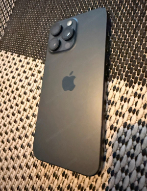 iPhone 15 pro max Titan Schwarz Bild 2