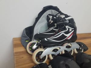 Roller Blades + Schoner (42-44) Größe