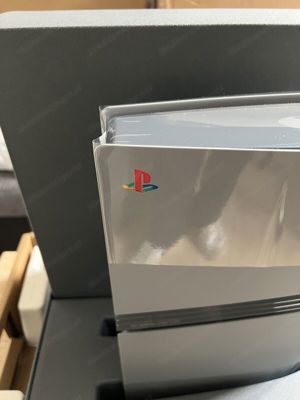 Playstation 5 Pro-Paket zum 30-jährigen Jubiläum    . Bild 4