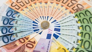 Wir bieten Kredite: und Investitionen zwischen Privatpersonen und Unternehmen an