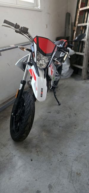 Aprilia SX50 Bild 2