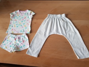 Kleidungspaket! Süßes Shorty Gr. 110, Sommerhose Gr. 2-4 Jahre, neuwertig Bild 2