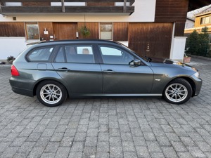 BMW 3er-Reihe 318d Touring Österreich-Paket Kombi   Family Van Bild 3