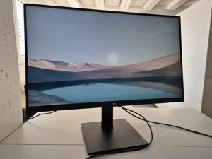 LG 27 Zoll Bildschirm dreh-, neig- höhenverstellbar 3804 x 2160