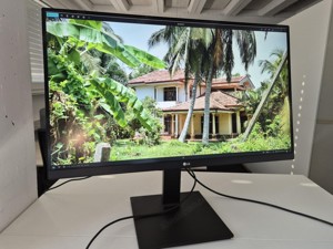 LG 27 Zoll Bildschirm dreh-, neig- höhenverstellbar 3804 x 2160 Bild 6