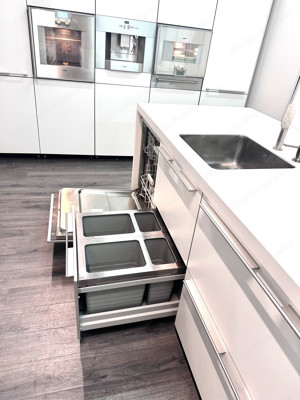 Bulthaup B3 Inselküche Gaggenau Miele Bild 7