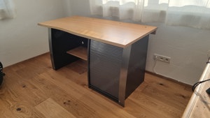 Massiver Schreibtisch Bild 4