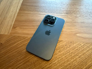 iPhone 15 Pro 256GB Schwarz Bild 2