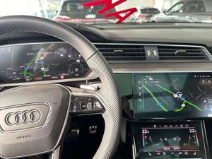 Audi SQ8 Bild 14