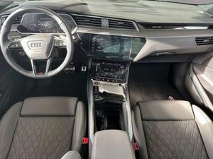 Audi SQ8 Bild 8