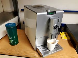 Jura ENA5 in Weiß und super Zustand Bild 4