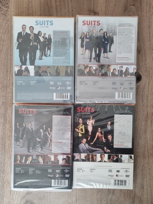 SUITS DVD Staffeln 1-4, original verpackt Bild 2