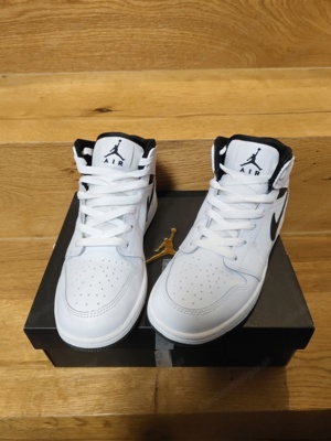 Nagelneue Jordan1 AIR MID 36,5 Bild 2