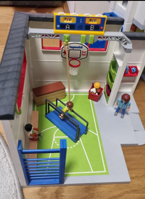 Playmobil Große Schule und Turnsaal Bild 9