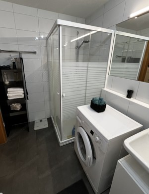 Schöne sonnige 3 Zimmerwohnung zu vermieten. Bild 6