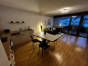 Schöne sonnige 3 Zimmerwohnung zu vermieten. Bild 4
