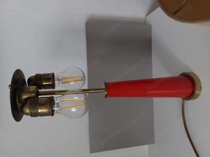 Tischlampe. roter Sockel. Bild 4