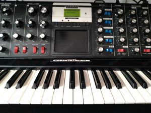 Moog Voyager Electric Blue Edition Bild 2