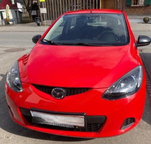 Mazda 2 Plus, Diesel  5-Türig Tüv  bis 8 25