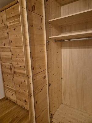 Hochwertiger Zirbenholz-Schrank   wie neu! Bild 7