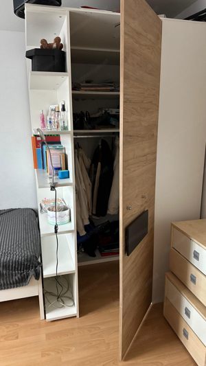 Bett und Schrank Bild 3