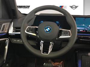 BMW iX1 xDrive30  Bild 8